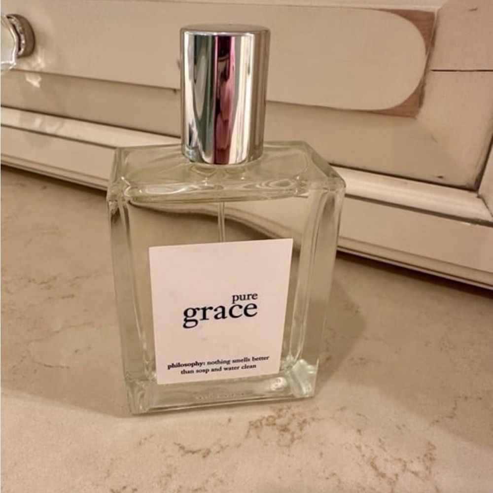 Philosophy Pure Grace
perfume 2 oz Never
Used $67 NEW LAST ONE